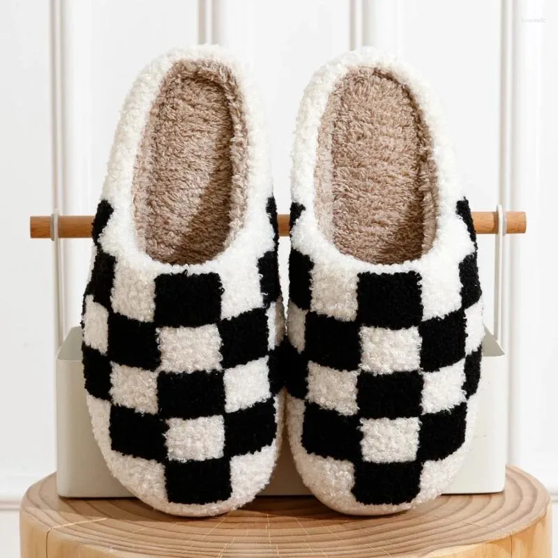 Pantoufles en coton pour hommes et femmes, pantoufles à la mode, chaleur intérieure, chaussures de maison pour couples, hiver, maison moelleuse, rétro, imprimé à carreaux