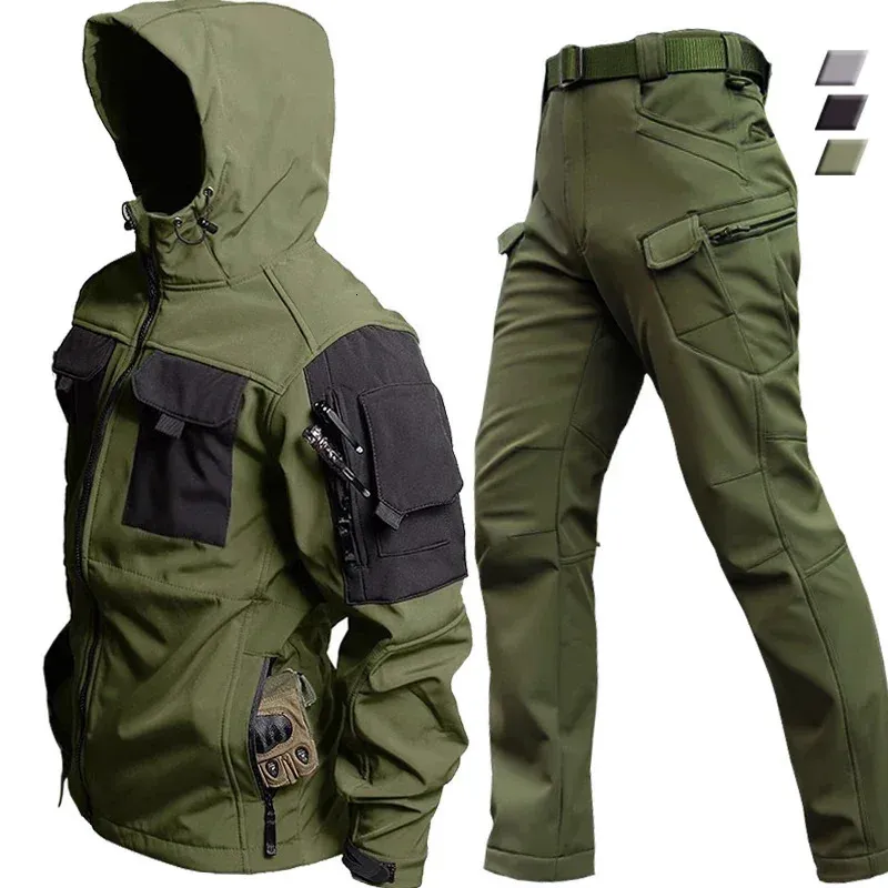 Terno militar de casca macia masculino, à prova d'água, tático, 2 peças, conjunto de pele de tubarão, à prova de vento, jaqueta com capuz, multi-bolsos, calças de carga, uniformes 240126