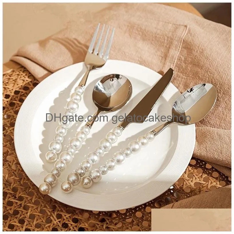 Servis uppsättningar 4st Europe Sier Fashion Pearl Cutlery Set 18 10 Rostfritt stål Kreativitet Present Flatware 304 Knivgaffel Drop Dhwme