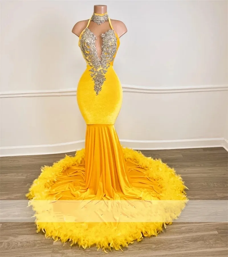Glitter Yellow Velvet Prom Dresses For Black Girls 2024 Sexy Halter Crystal Beading Rhinestones Feathers Birthday Party Gowns