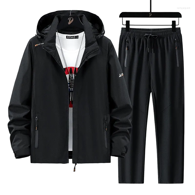 Tute da uomo 2024 Completo di lusso Giacca con cerniera con cappuccio Pantaloni Abiti Tuta da 2 pezzi Jogger Cappotti sportivi Abiti autunnali maschili 8153