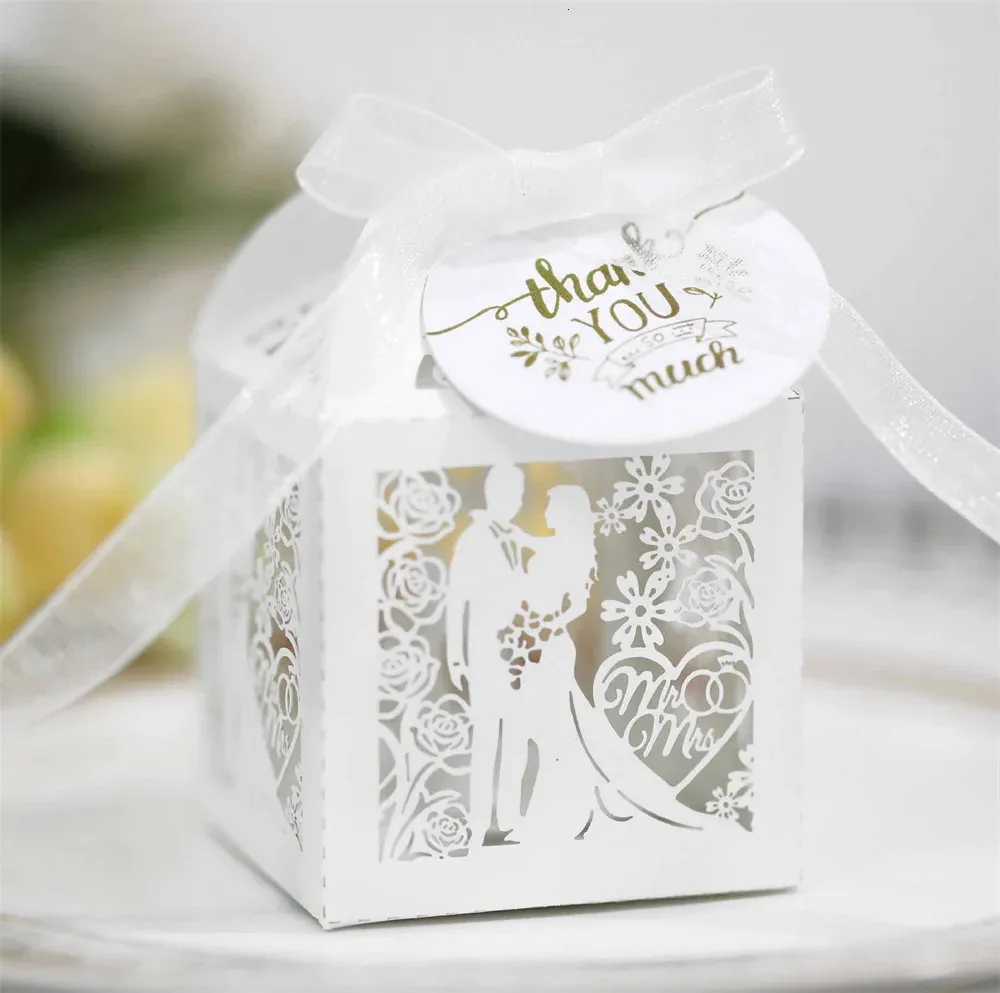 50 pieces/batch laser cut bride and groom wedding candy boxes guest gift boxes paper packaging baby shower chocolate biscuit boxes 240205