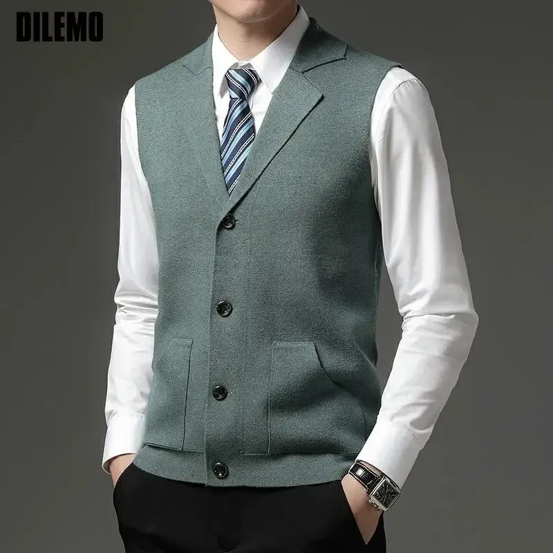 Dilemo Waistcoats Level 4 Super Antipilling toppklass Pleuche Lapel Fashion Märke Stickande Cardigan Casual Sweater Vest Sleeveless 240127