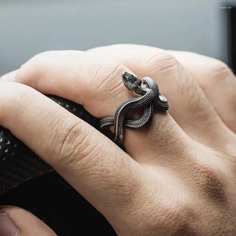 Кольца кластера Властное винтажное серебряное кольцо со змеей для мужчин, мужское ожерелье ручной работы в национальном стиле, кулон, ювелирные аксессуары