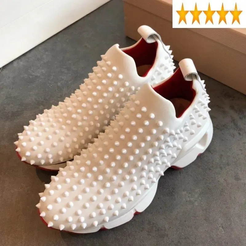 Scarpe eleganti Rivetto in tessuto europeo con paillettes Calzature per coppia unisex Mocassino Fondo spesso Punta tonda Piattaforma Jogging casual Taglie forti