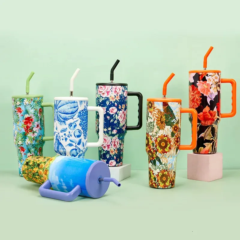 Par 40oz Fashion Flower Design Coffee Cup Luxury Rostfritt stål Bilmugg med handtag med halm Thermos Tumbler Water Cup 240124