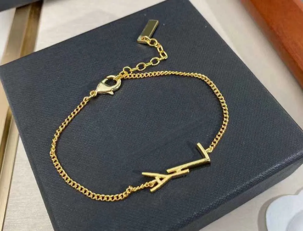Ysl Bracelet Designer Jewelry Girls Women Letter Elegant Love 18k Gold Bangles Charm Fashion Lady Party Have Sailormoon Van Gift 90 Yslss