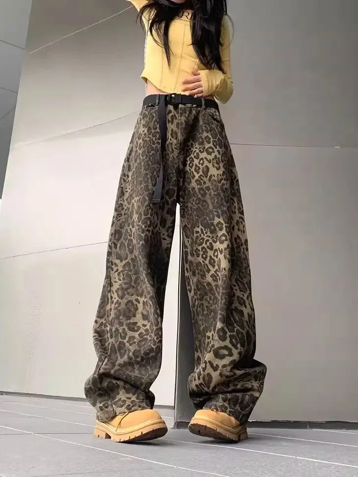 Leopard print jeans for women's high street loose casual seasonal niche design high waist versatile straight leg wide leg pants 240122