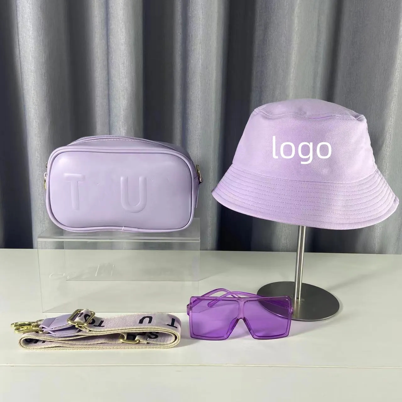 حقيبة الكتف المصممة للعلامة التجارية PU Leather Women Women Women Rock Crossbody Bag حقيبة يد مع قبعة ونظارات شمسية