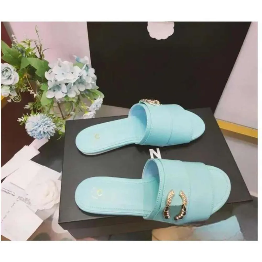 New Designer Women Paris Sandals Channel Quilted Ch Double Jelly Style Casual Women Flat Slippers Summer Beach Women Slides Macaron Sandalias