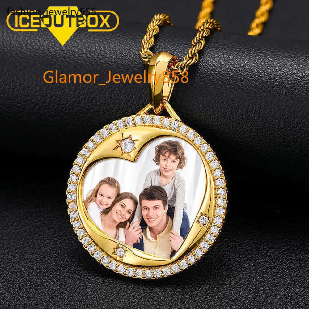 Necklaces New Round Heart Picture Pendant Necklace Iced Out Hip Hop Custom Material CZ Moissanite Fashion Unique Memory Jewelry