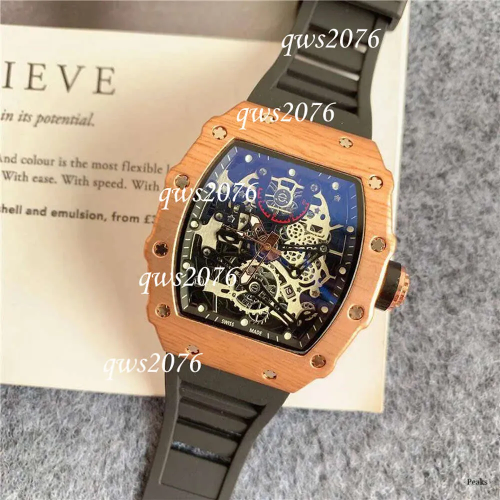 Swiss RM Mens Sports Watches Designer Brand Brand Skeleton Dial 43mm Quartz腕時計男性