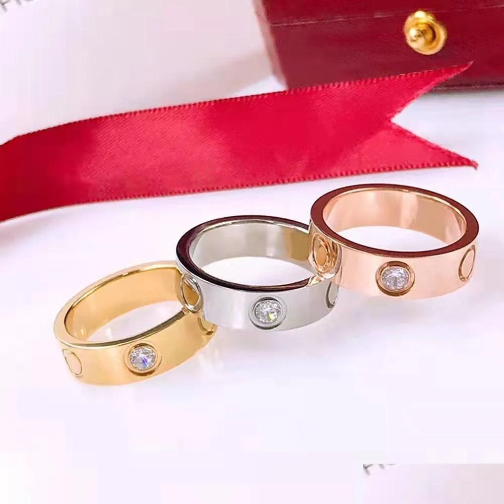 Anéis de banda 5mm clássico chave de fenda amor anel moda designer unhas diamante para mulheres chapeamento de luxo 18k ouro 316l titânio aço golpe ot935