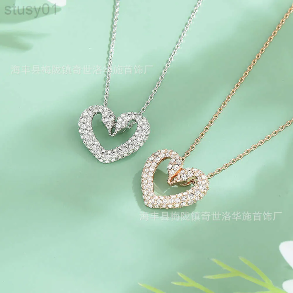 Bijoux de créateur Swarovskis adoptant le Style d'élément cristal nouveau collier d'amour de cygne chaîne haut de gamme diffusion en direct