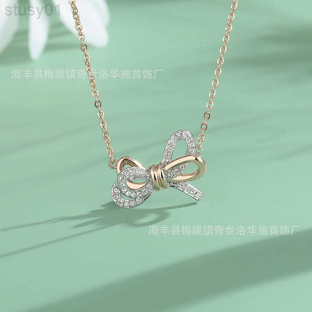 디자이너 Swarovskis Jewelry The Shi Family Bow Necklace는 Crystal Collarbone Chain Sweater Chain 1 1 High Version Live Broadcast로 만들어졌습니다.