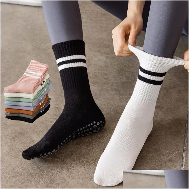 Chaussettes de sport Al-08 Femme Pilates Yoga Coton Mi-Tube Bas Professionnel Antidérapant Sile Fitness Intérieur Gym Danse Au Sol Livraison Directe O Otgsl