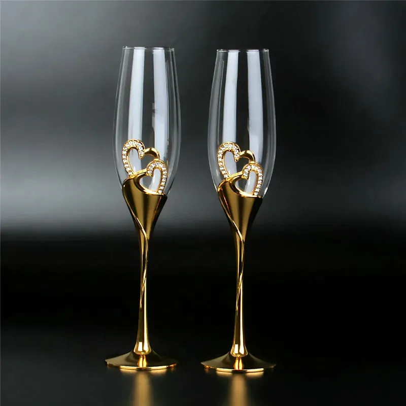 2PCSSet Wedding Crystal Champagne Glasögon Guld Metall Stand Flutes Vinglas Glasbockar Party Lovers Valentine's Day Gifts 200ml 240127