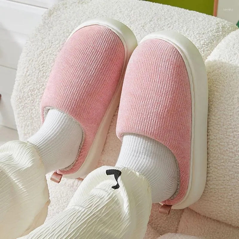 Pantoufles confortables à fond souple et antidérapant pour femme, pantoufles d'intérieur chaudes d'hiver, chaussures de Couple à semelle épaisse en velours côtelé et coton