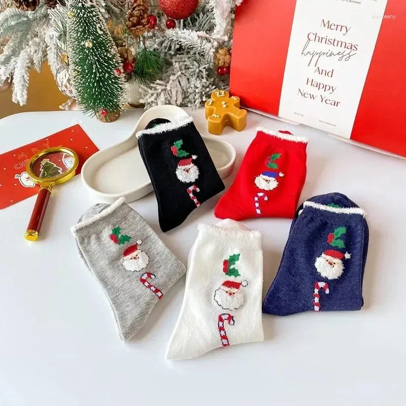 Femmes chaussettes Noël Hiver 2024 Femme de stéraque rouge coréen pour femmes