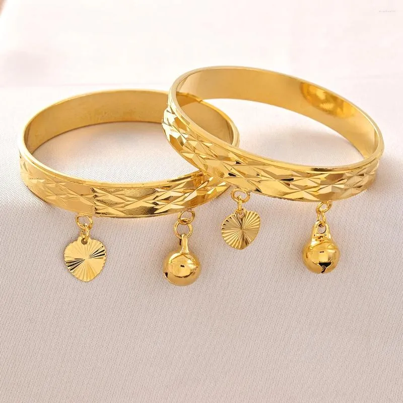 Bangle 2Pcs 45mm Gold Color Bell Heart Baby Bracelet High Quality Kids Bangles Simple Trendy Jewelry Mideast Arab Africa Gift