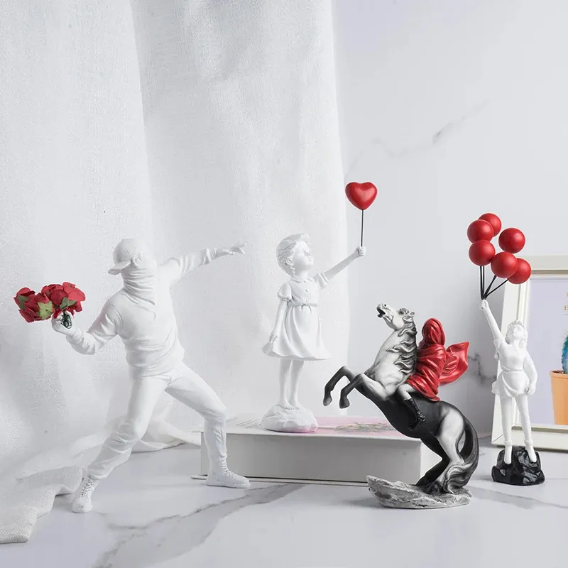 彫刻・オブジェ Banksy flying balloons girl 2018 white banksy-flying-balloons-girl-