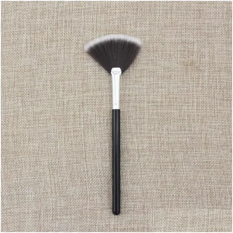 Makeup Brushes 1 Pcs Professional Fan Brush Blending Highlighter Contour Face Loose Powder Rose Gold Cosmetic Beauty Tools Drop Delive Otvd1