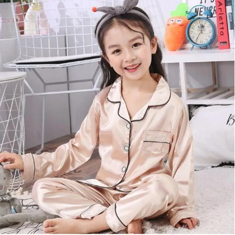 Button-Down Lente Herfst Kinderen Satijnen Pyjama Sets Kinderen Meisjes Effen Zijde Lange Mouw 2 Stuks TopsBroes Nachtkleding Pyjama 240130