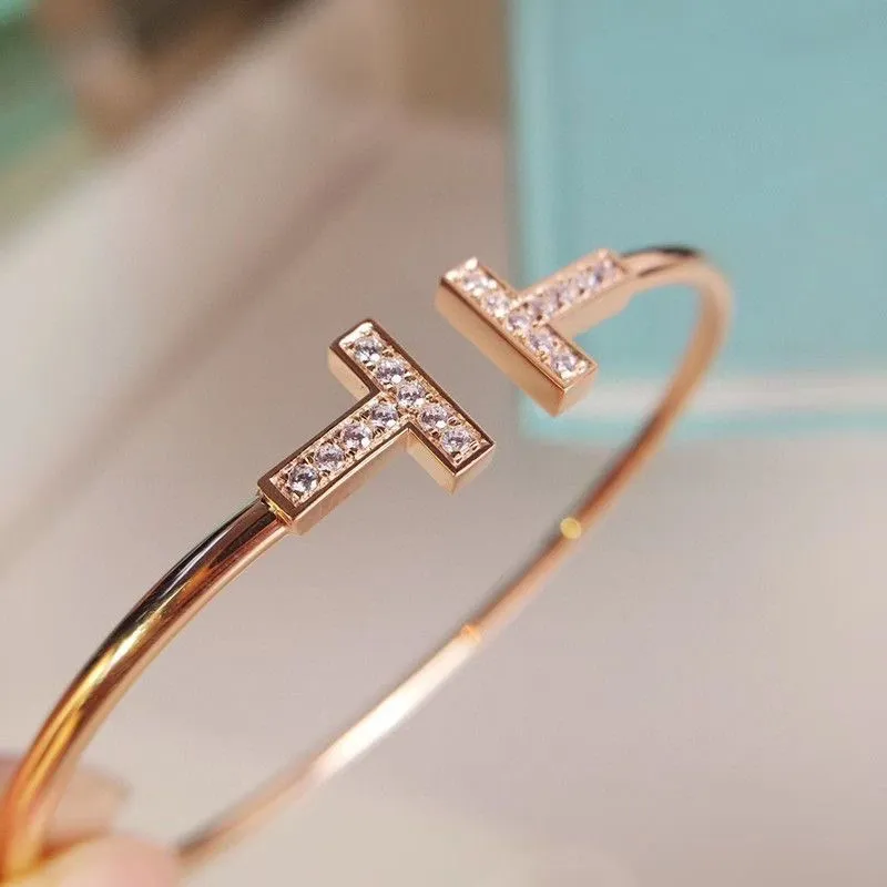 Bracelet de marque classique avec lettre T, bijoux en acier inoxydable, cadeau pour femmes, 2024