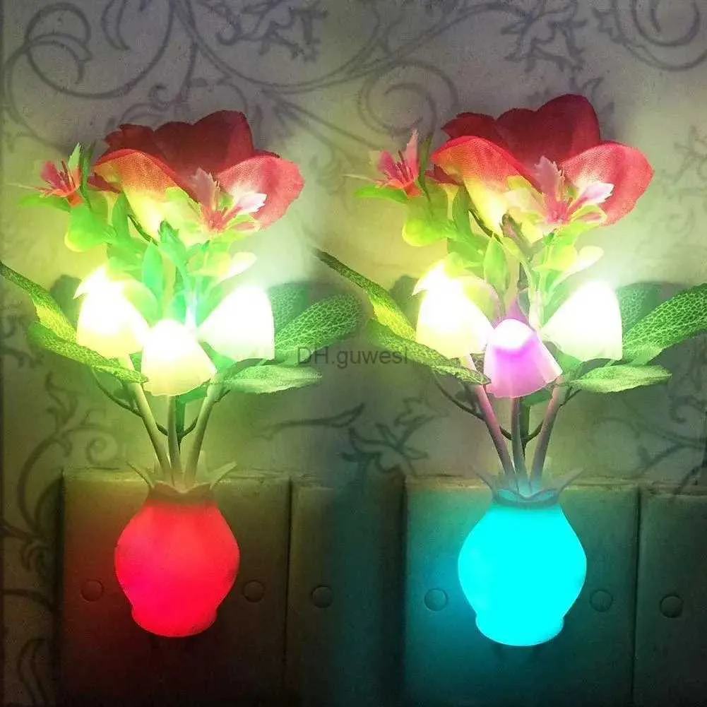 Nattljus 1 PC Plug-In LED-svamp nattljuslampa med sensor färgförändrande rosblomma svamp nattljus för barn vuxna yq240207