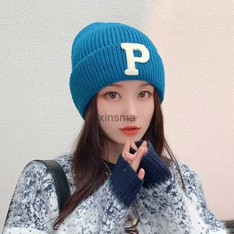 Beanie/Skull Caps Multicolor Big Letter Patch Tjockade varma stickade mössor P B C Sticker Decoration Winter Hat Cap Unisex Vuxna Sporthattar YD037 YQ240207