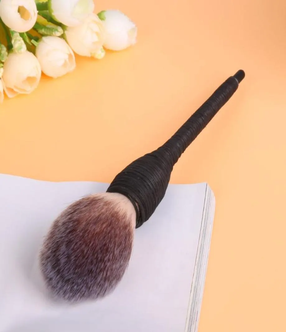 Rotin fait à la main naturel brosse à poils d'animaux Blush brosse poudre 1 PC fond de teint en bois ensembles de maquillage cosmétique outils Maquiagem6623615