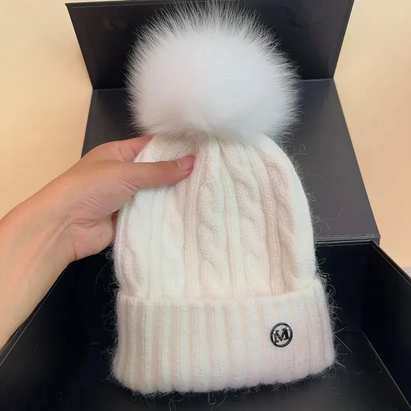 Feal Fox Pom Women Hat Natural Fur Winter Hat Failies Hat Fowmen Fashion Warm Wool Ski Real Pompom Hat 240125