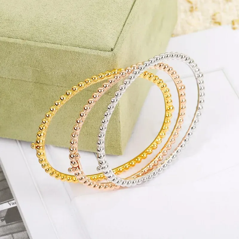 Produits de marque européenne célèbres vendant des perles rondes avec des Bracelets en or Rose cadeaux de fête de mode pour femmes bijoux de luxe 240119