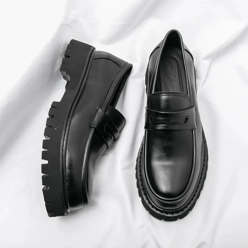 Bruiloft dik zolen platform mannen loafers zwart formeel zakelijk slip-on lederen vergroting casual schoenen 240129 76136