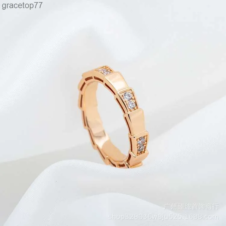 Luxury Jewelry Band Rings High Version Baojia Snake Bone Ring for Men and Women New Smooth Diamond Inlaid Shaped Rose Gold Snake Couple Ring 6120