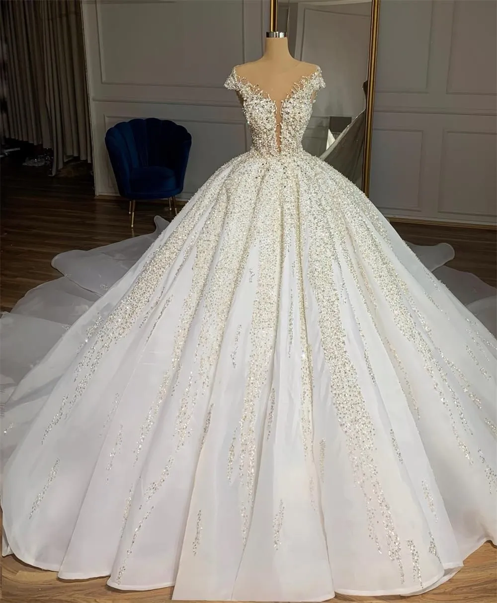 2024 Luxe Arabe Robe De Bal Robe De Mariée Cap Manches Dentelle Appliques Argent Cristal Perlé Plus La Taille Robes De Mariée Formelles Dos Ouvert Cathédrale Train