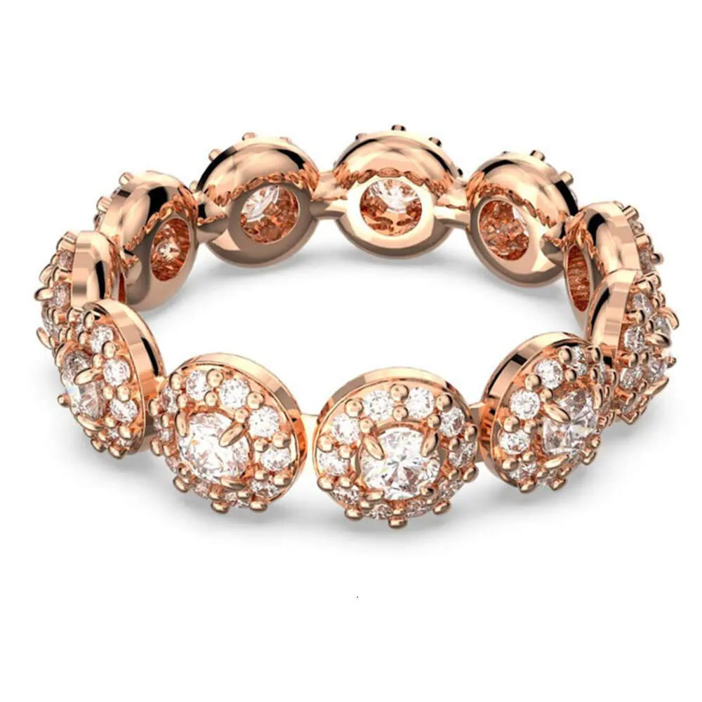Pierścienie zespołu designerskiego pierścienia damskiego świeży błyszczący okrągły pierścionek z kryształowym prezentem ślubnym z pudełkiem