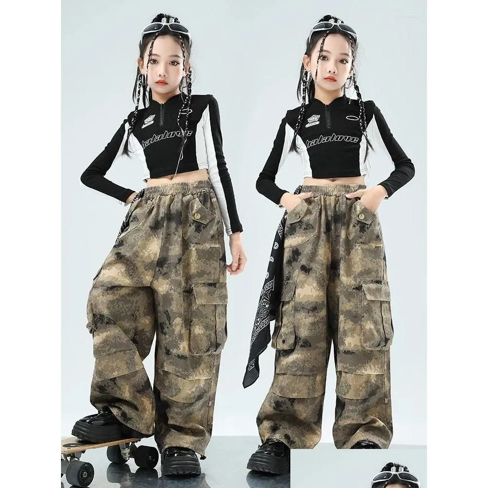 Stage Wear 2024 Abbigliamento per bambini Nero Crop Top Pantaloni mimetici Completo per ragazze Costumi di danza jazz Costumi Hip Hop Streetwear Drop Otaji