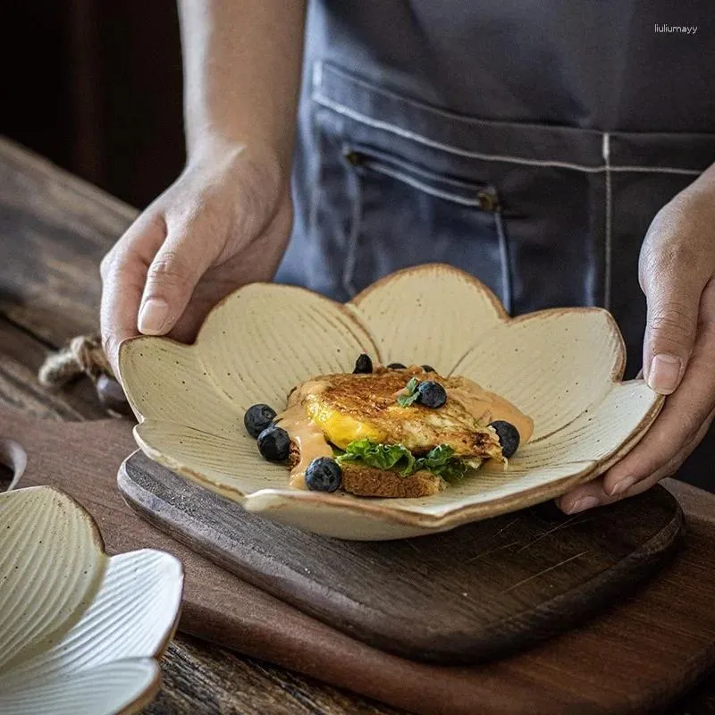 Assiettes Restaurant japonais rétro Lotus Do vieille assiette de petit déjeuner Design créatif Snack Dessert bol à pétales à la mode et beau