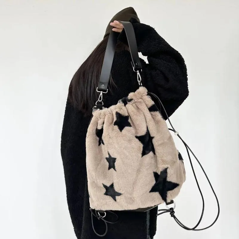 Sacs d'école femmes sac à dos moelleux mode coréenne Y2k Star filles sac à bandoulière grande capacité hiver chaîne sacs à dos mignon