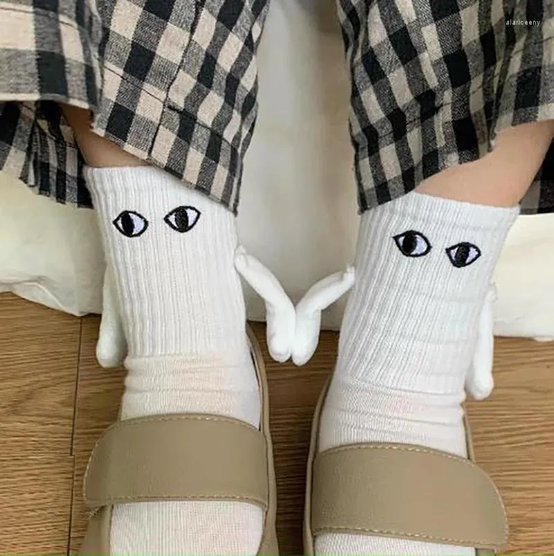 Women Socks 4pairs Club Celebrity INS Fashion Fashion Fachter Creative Magnetic Attraction Hands Black White Cartoon Eyes