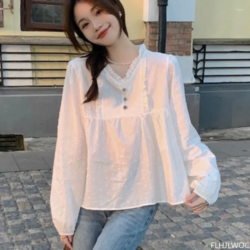 Blusas femininas Mulheres Bonito Botão Doce Algodão Tops Coréia Japonês Estilo Preppy Temperamento Vintage Ruffles Básico Camisas de Renda Branca