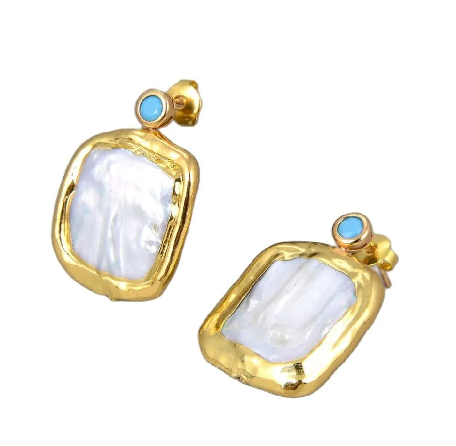 GuaiGuai Gioielli D'acqua Dolce Coltivati Biwa Bianco Rettangolo Perla Cubic Zirconia Pavimenta Orecchini Placcati Color Oro Per Le Donne geme9822562