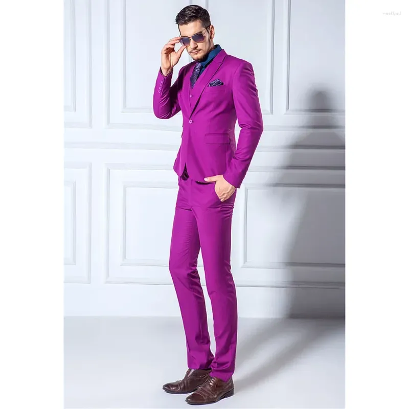 Costumes pour hommes Mode Arrivée Hommes Slim Blazers Trois pièces (Vestes Pantalons Gilet) Marié Bal Violet Mariage Élégant Ensemble