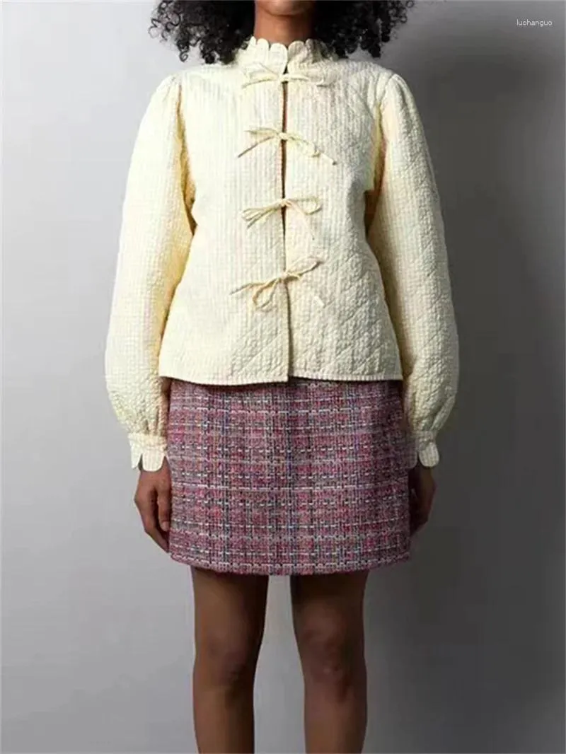 여자 재킷 2024 겨울 달콤한 숙녀 옐로우 격자 무늬 레이스 업 코튼 재킷 여성 레이스 서있는 칼라 긴 소매 느슨한 따뜻한 코트