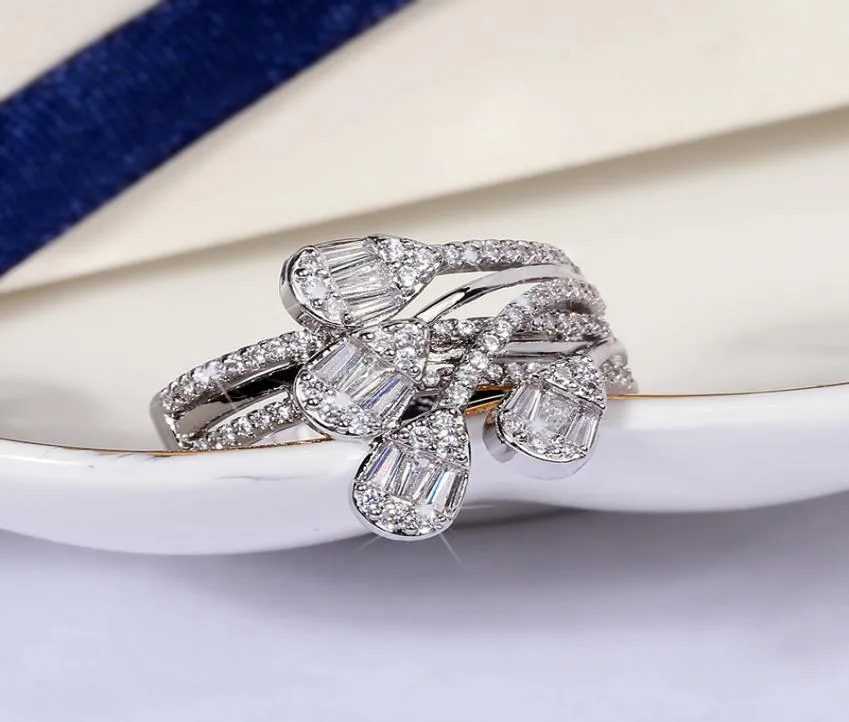14K biały złoto Fl Dimond Pierścień dla kobiet Fine Bizuteri Nillos de Wedding z poduszką Cyrkoni Clear Cleate 14K Złote Pierścienie Biżuteria 5326787