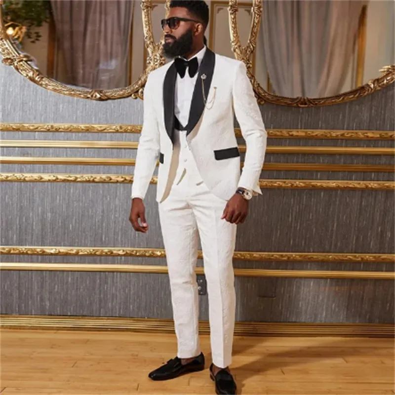 Smoking da sposa bianco vestito sottile giacca pantalone gilet uomo vestito per gli sposi 2024 uomini neri vestito formale da ballo costume scialle bavero abiti causali aziendali su misura