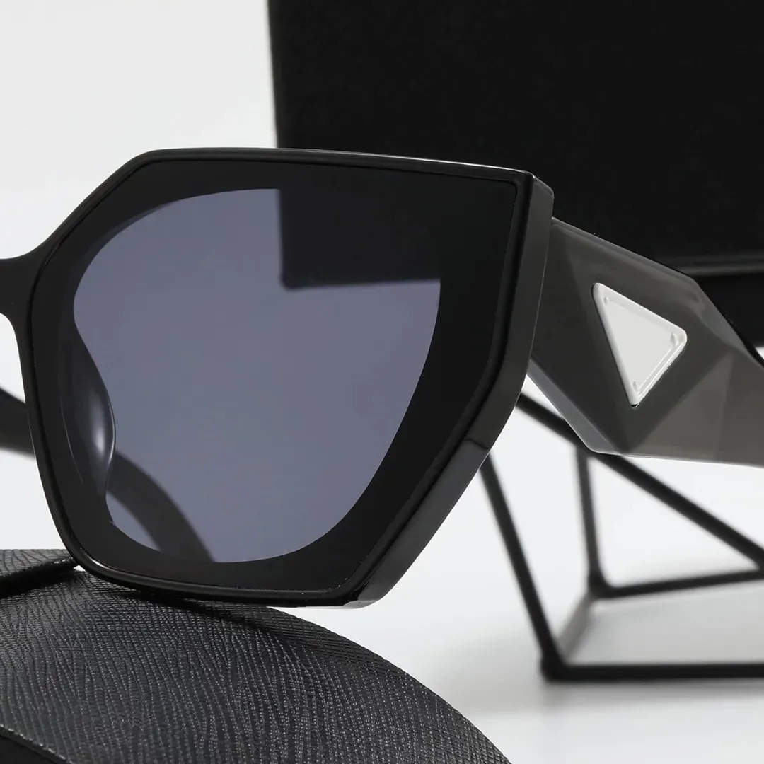 Designer Sunglasses for Women Classic Eyeglasses Goggle Outdoor Beach Sun Glasses For Man Mix Color Optional Triangular signature