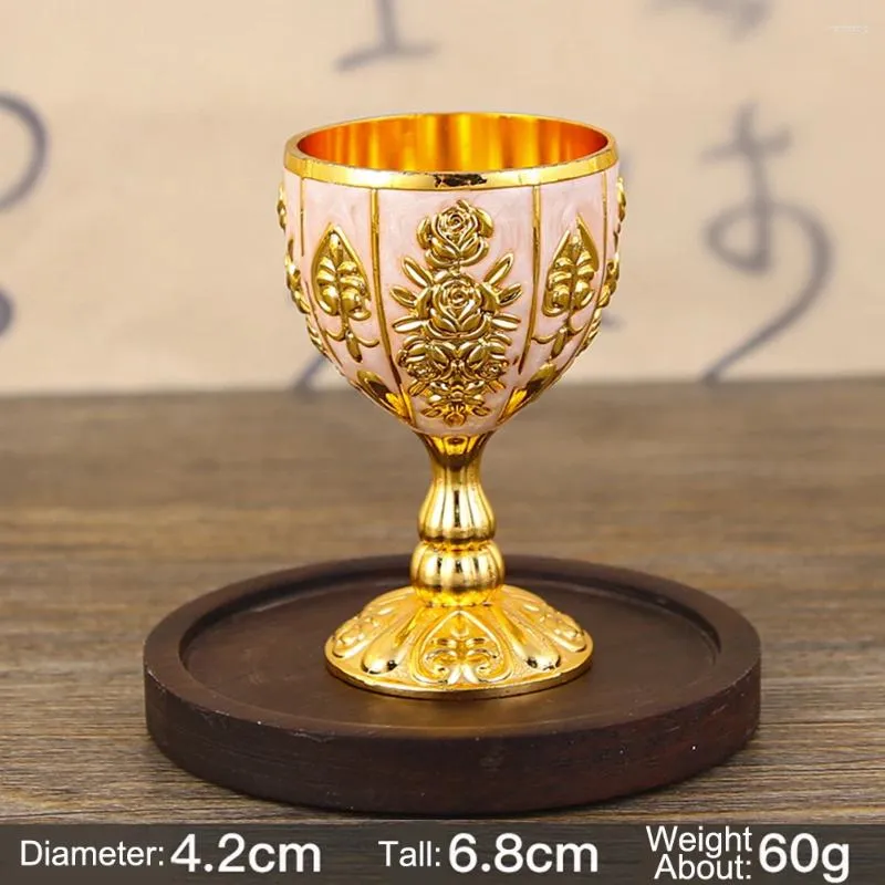 Kubki 1PCS Vintage Wine Cup 30 ml retro metalowe szampan grawerowanie wzoru kwiatowego Prezent dla miłośnika whisky