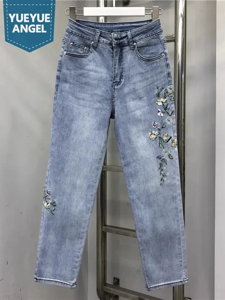Pantaloni da donna in denim dritto con ricamo floreale vintage alla caviglia con diamanti stile etnico jeans casual streetwear pantaloni donna 240129